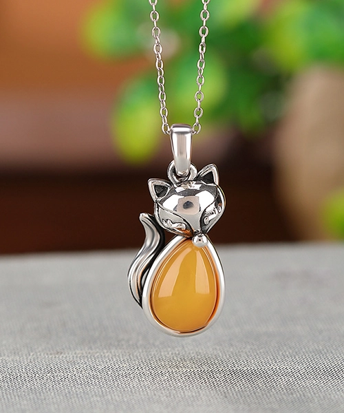 S999 Fox Amber Cabochon Pendant - Image 3