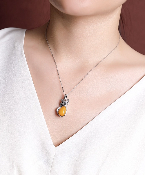 S999 Fox Amber Cabochon Pendant - Image 2