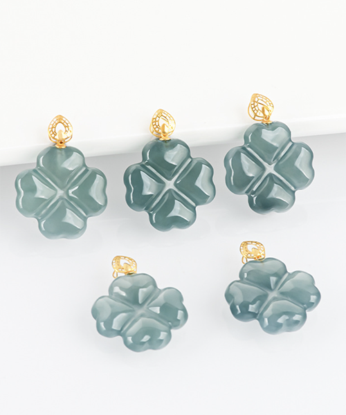 18K Gold Four Leaf Clover Jade Pendant