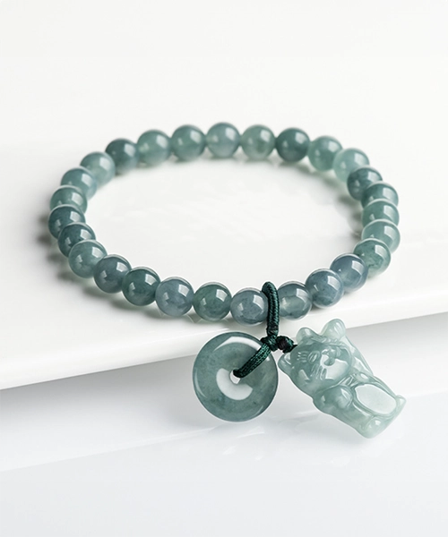 Luck Cat Natural Jade Bead Bracelet - Image 2